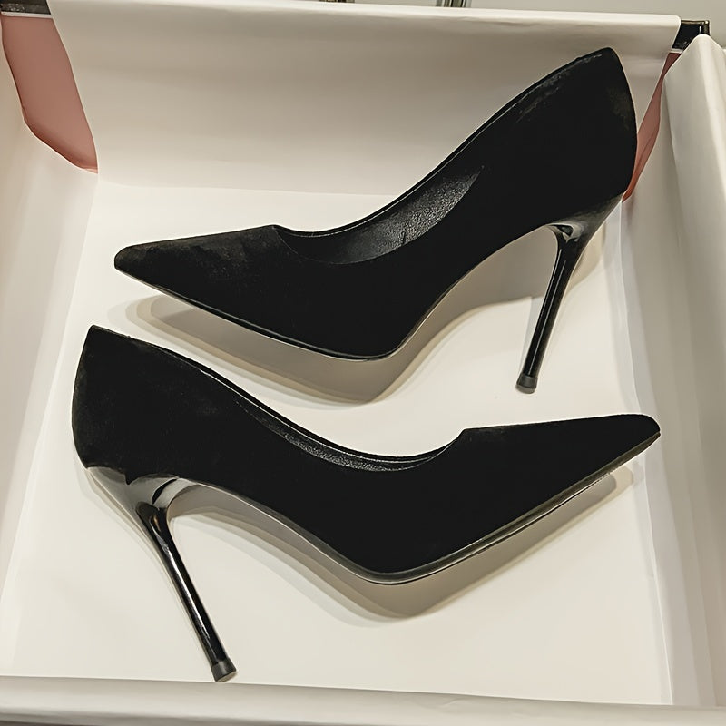 Sapato Scarpin com bico fino preto Stiletto